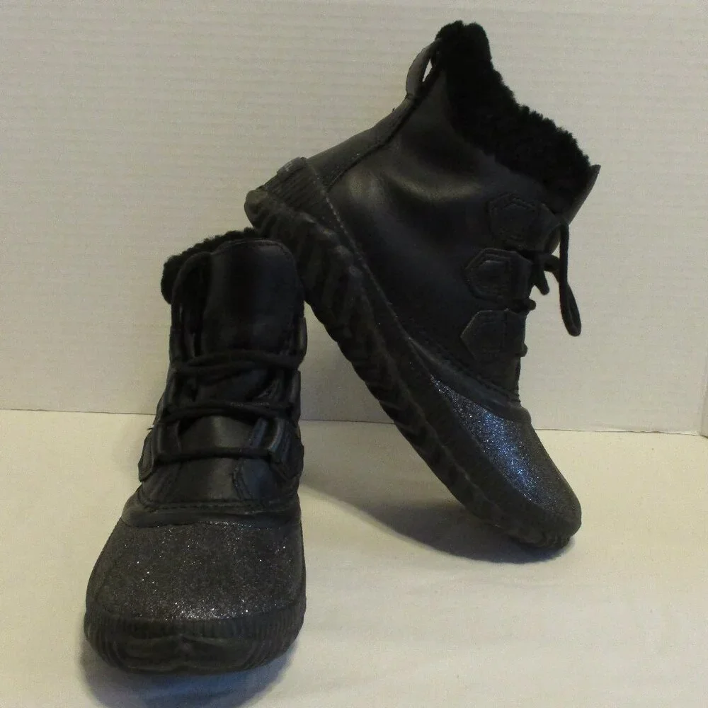 Sorel Shoes Woman Size 6.5 Black Faux Fur Lining Waterproof Outdoors Boots